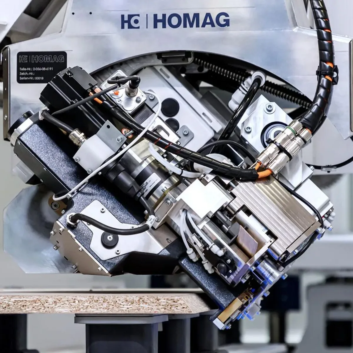 The 5-axis machining head of the HOMAG CENTATEQ P-110